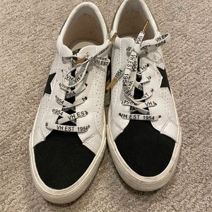 Vintage Havana Sneakers size 8.